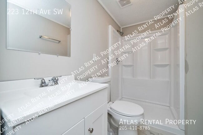 Building Photo - 223 12th Ave SW