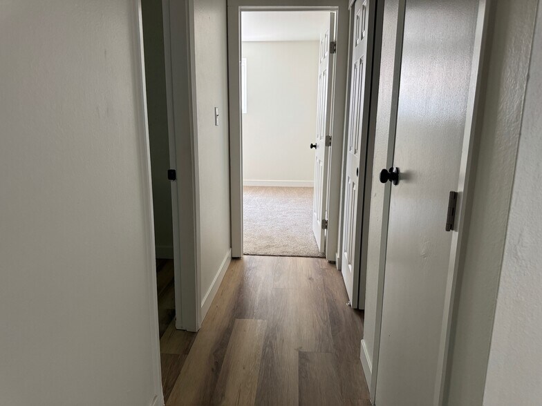 Building Photo - 804 Meeker St