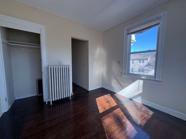 Building Photo - 62 Fairfield St