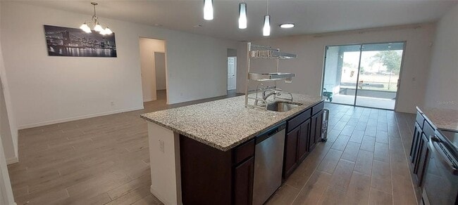 Building Photo - 1608 Sky Lks Dr