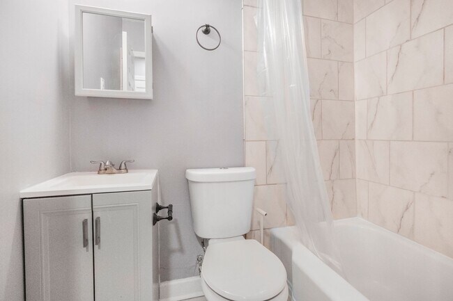 Building Photo - Cozy 1 BR/1 BA Apartment in Congress Heights!