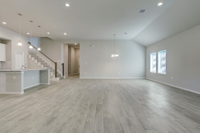 Building Photo - 725 W Foley St