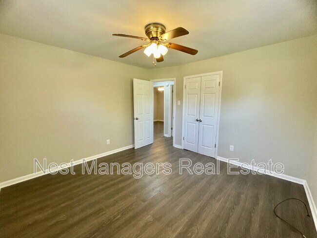 Building Photo - 6005 Blairmore Pl