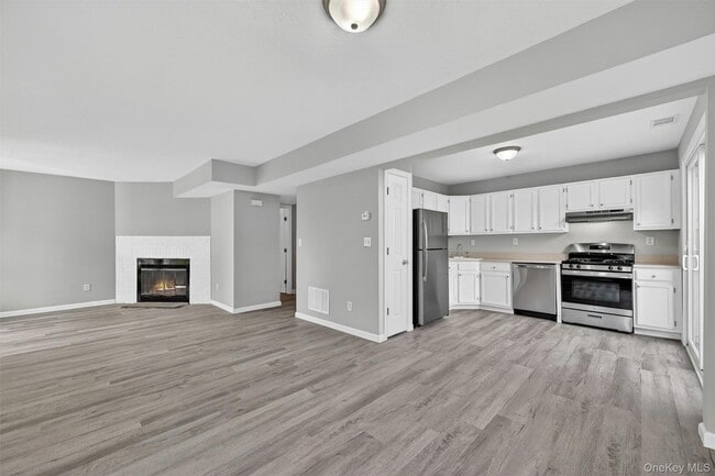 Building Photo - 2722 Whispering Hills Dr