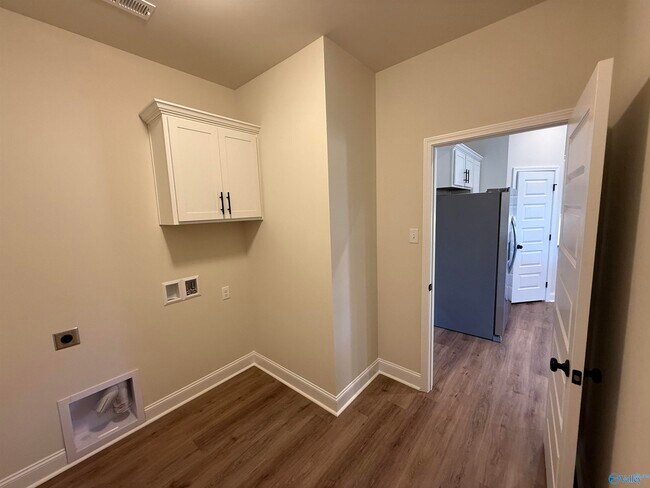 Building Photo - 24008 Quints Dr