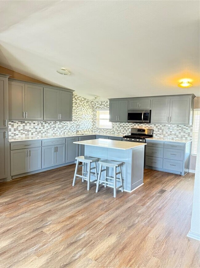 Building Photo - 2709 Co Rd 463