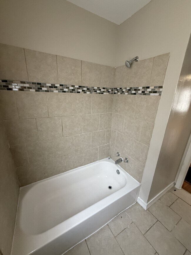 Building Photo - 505 Sunrise Blvd