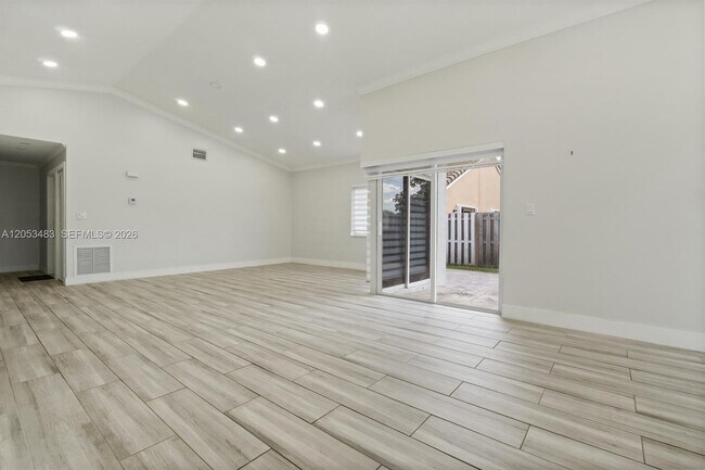 Building Photo - 15037 Brighton Ln