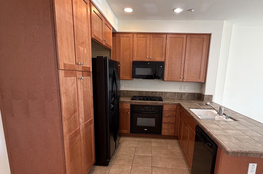 Building Photo - 35129 11th St