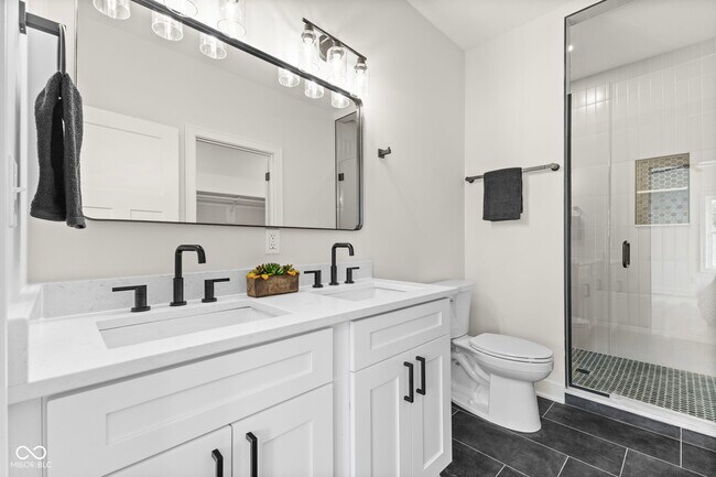 Building Photo - 1405 Deloss St