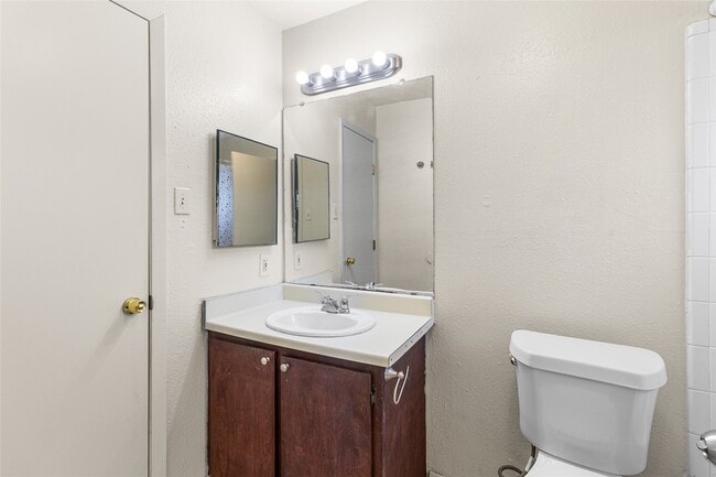 Building Photo - 9811 Mill Shadow Dr