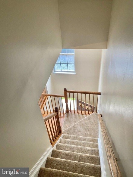 Building Photo - 8825 Goose Landing Cir