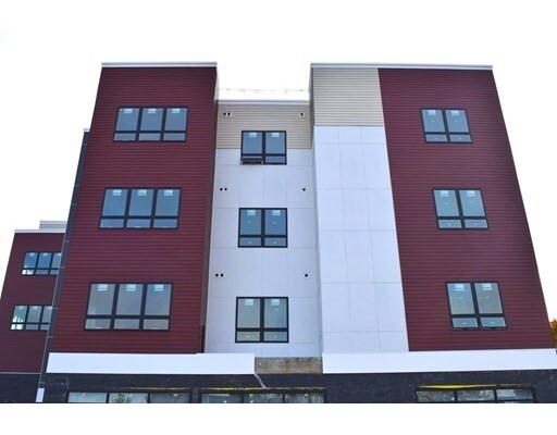 Building Photo - 1055 Main St