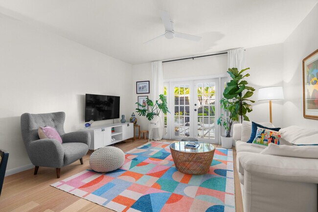 Building Photo - 1321 Bayview Dr