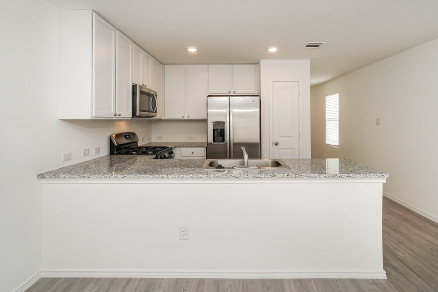 Building Photo - 10121 Bridgton Mill