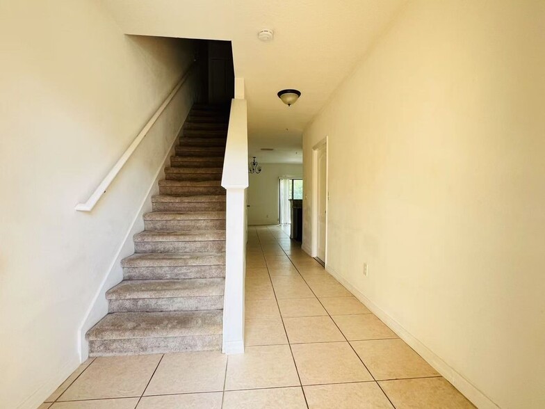 Building Photo - 1651 Smokey Oak Way