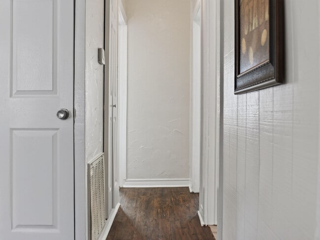 Building Photo - Room in Single Family Home on Hayes Ct