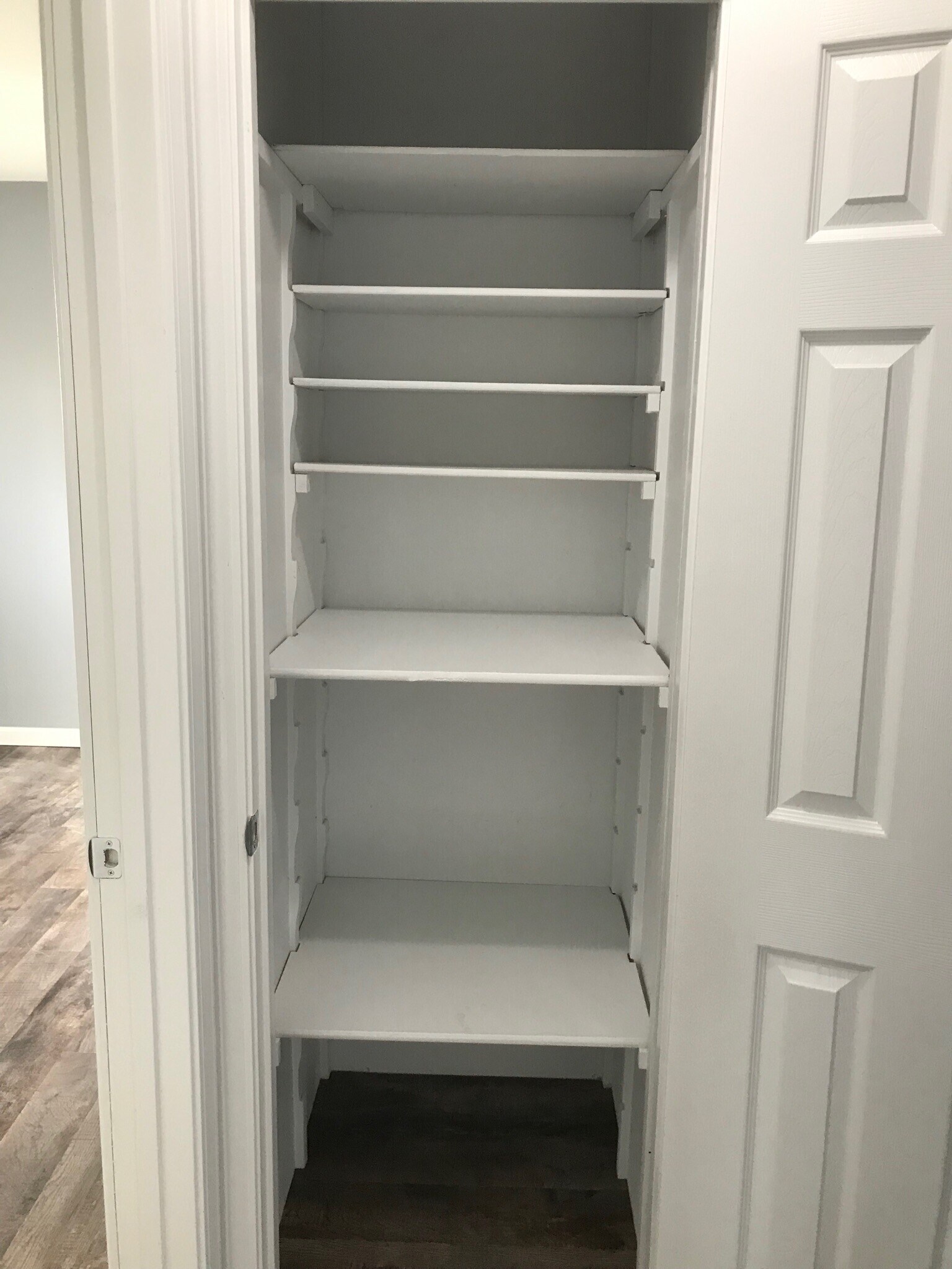 Linen closet - 4204 Woodvale Dr