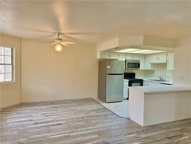 Building Photo - 8410 Eldora Ave