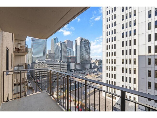 Building Photo - 121 Washington Ave S