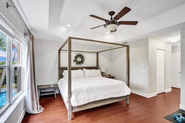 Building Photo - 8876 Sandy Crest Ln