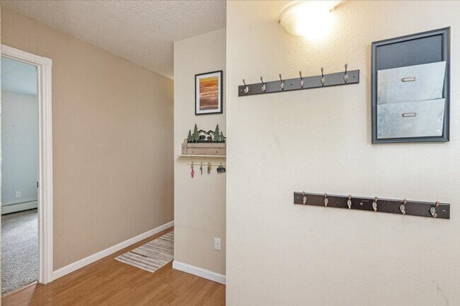 Building Photo - Charming Furnished Condo in Taku/Campbell - Everything You Need in One Place!