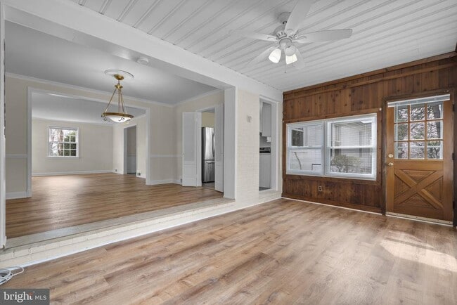 Building Photo - 5617 Knollwood Rd