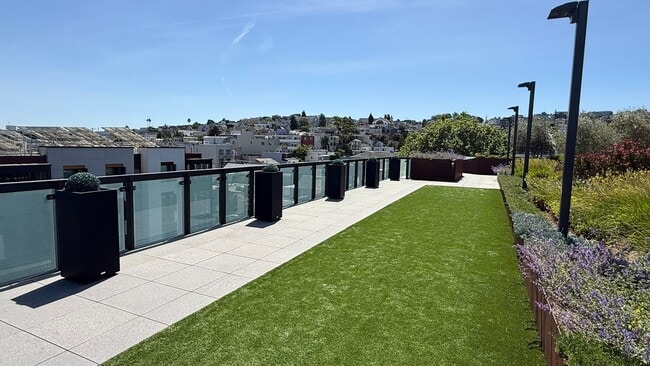 Building Photo - Epic REA: Fantastic Potrero Hill Modern 1 BR, 1 BA Condo