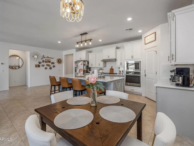 Building Photo - 10218 E Wavelength Ave