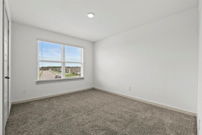 Building Photo - 207 William Ln