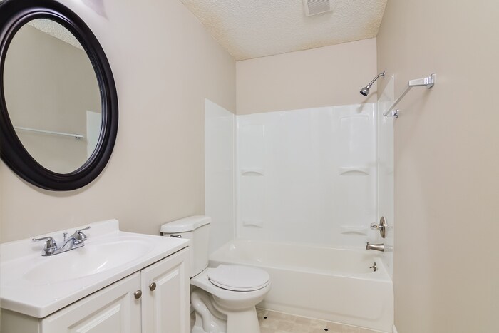 Building Photo - 14700 Germanium St NW