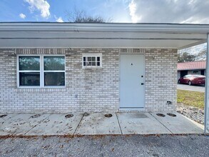 Building Photo - Off Havendale - End Unit Duplex