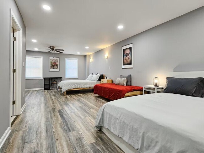 Building Photo - Townhome on Lawyer's Row