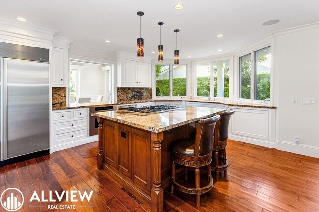 Building Photo - *Move In Special $1,500 Off First Month’s ...