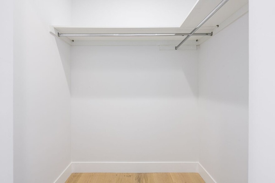 Building Photo - 741 N Gramercy Pl