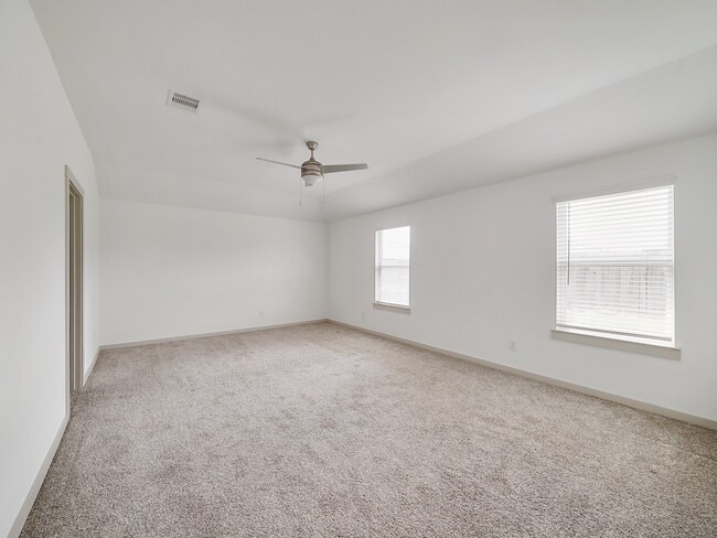 Building Photo - 29511 Ella Larchmont Ct