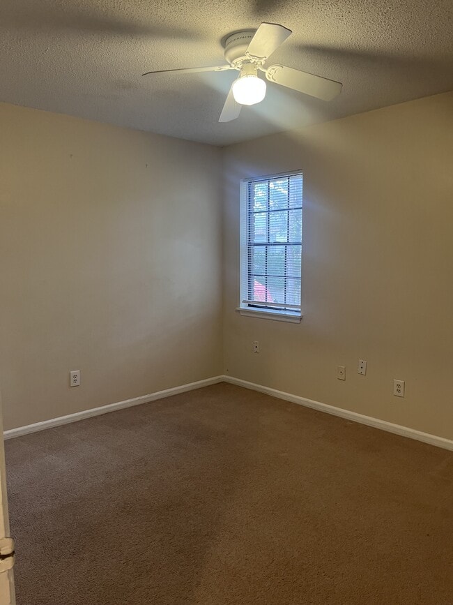 Building Photo - 111 Timber Ln