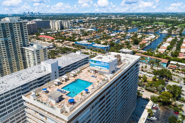 Building Photo - 4020 Galt Ocean Dr