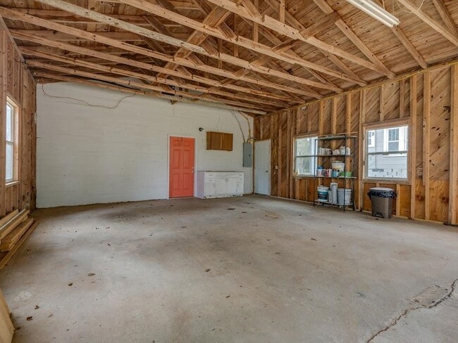 Building Photo - 7862 N Jefferson St