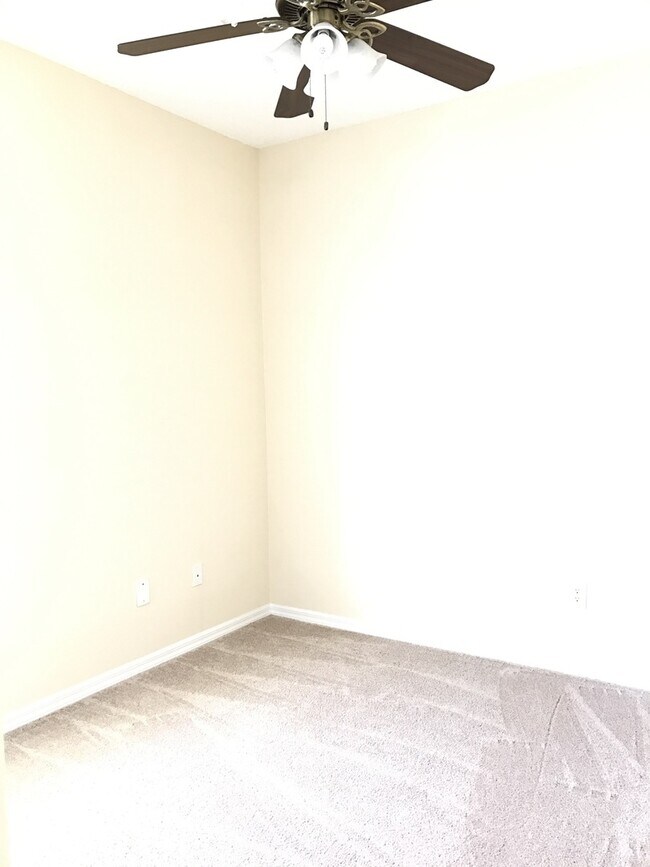 Building Photo - BEAUTIFUL LAKEFRONT SINGLE FAMILY HOME