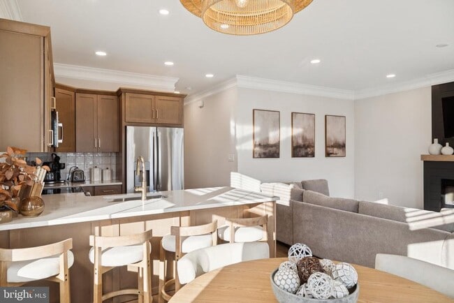 Primary Photo - 40 Evergreen Ln