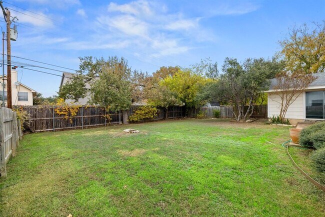 Building Photo - 3910 Hillside Dr