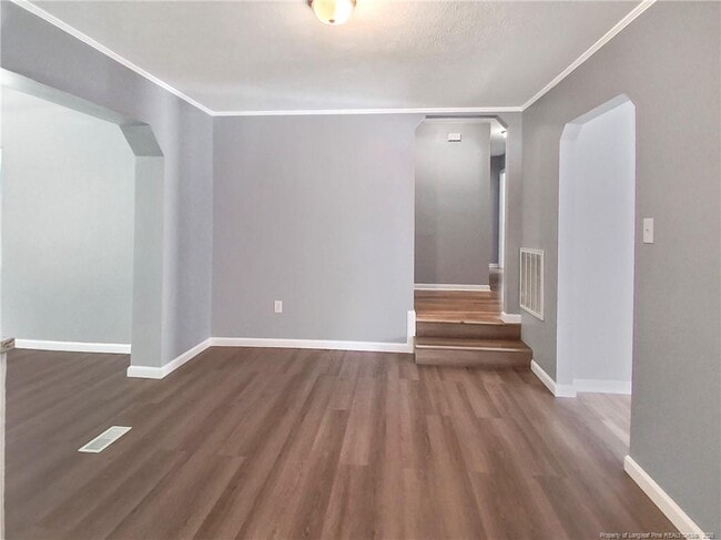 Building Photo - 1086 Essex Pl
