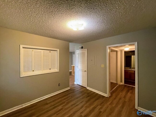 Building Photo - 6634 Willow Pointe Dr NW