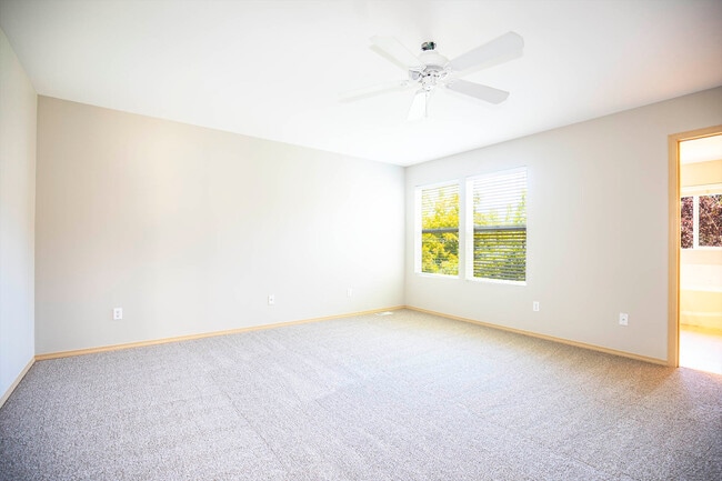 Building Photo - 34604 Cranberry Ct SE