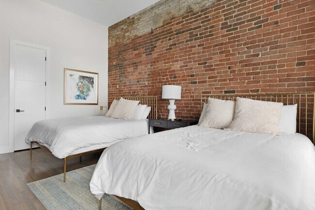 Building Photo - 126 2nd Ave N