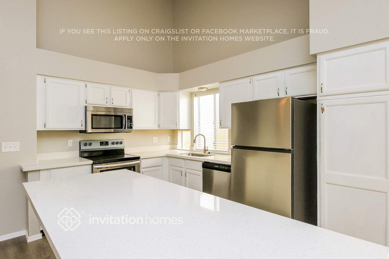 Building Photo - 1357 N Jamaica Way