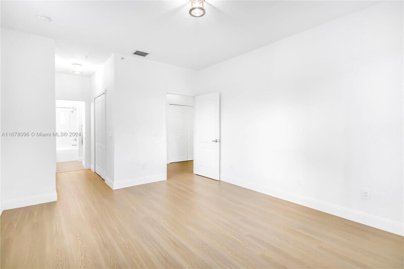 Building Photo - 4465 SW 160th Ave