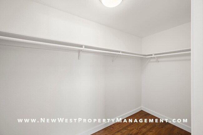 Building Photo - Renovated Poway 5-Bedroom, Available Now! ...