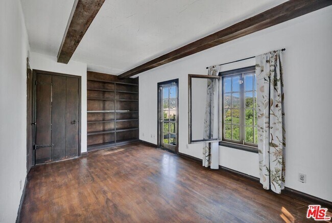 Building Photo - 1570 Sanborn Ave